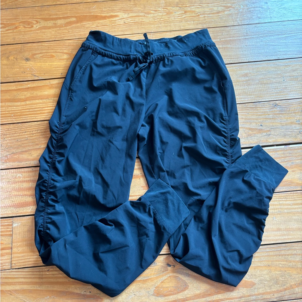691 Athleta Black Pants